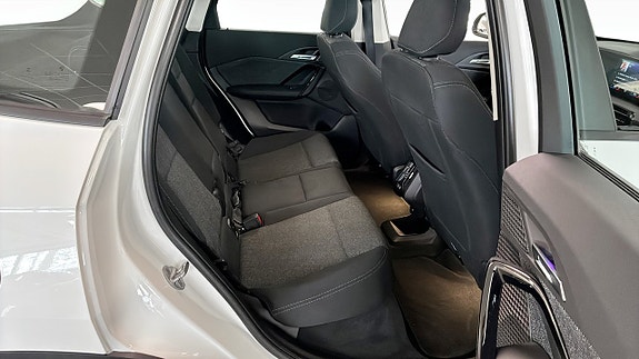 BMW iX1 5 of 5