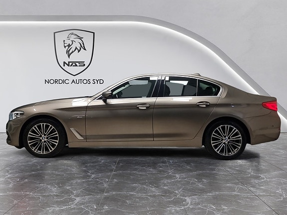 BMW 520d 2 of 5