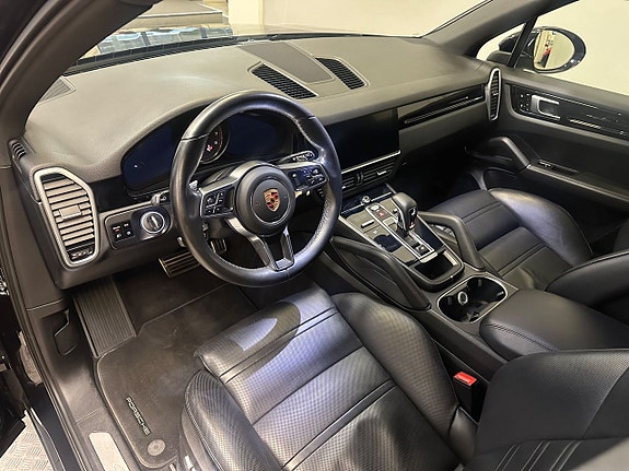 Porsche Cayenne S 8 of 10