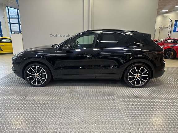Porsche Cayenne S 3 of 5