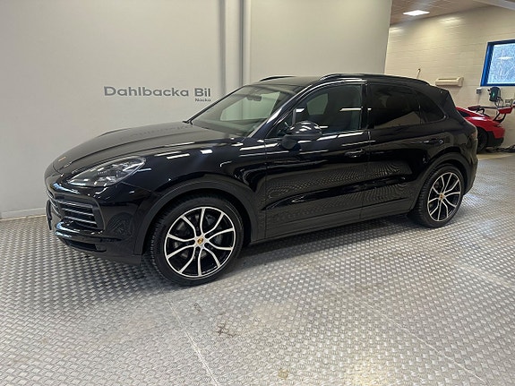 Porsche Cayenne S 2 of 5