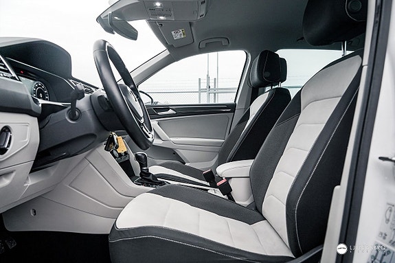 Volkswagen Tiguan 3 of 11