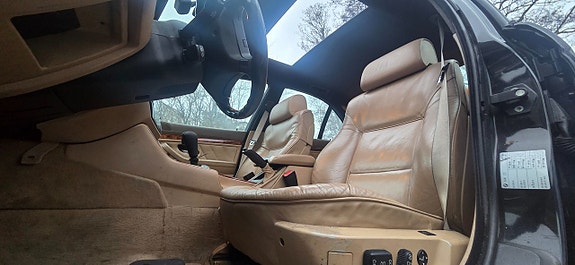 BMW 540i 24 of 27