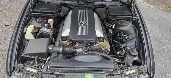 BMW 540i 13 of 27
