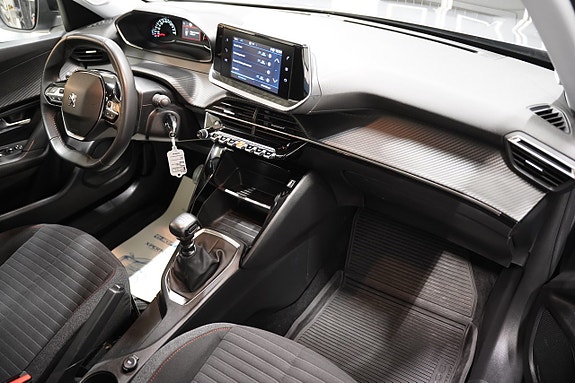 Peugeot 2008 8 of 19
