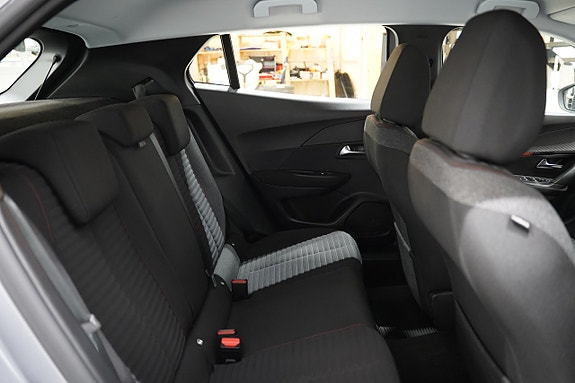 Peugeot 2008 17 of 19