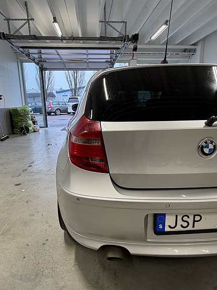 BMW 118d 15 of 17