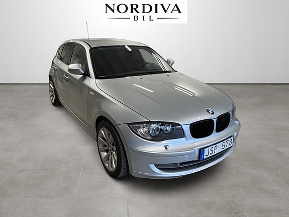 BMW 118d 3 of 5