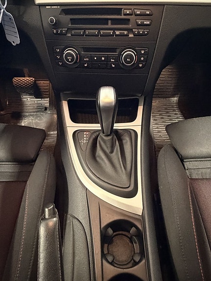 BMW 118d 11 of 17