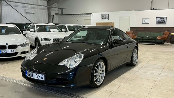 Porsche 911 Carrera 3 of 5