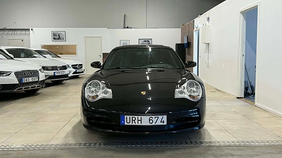 Porsche 911 Carrera 2 of 5