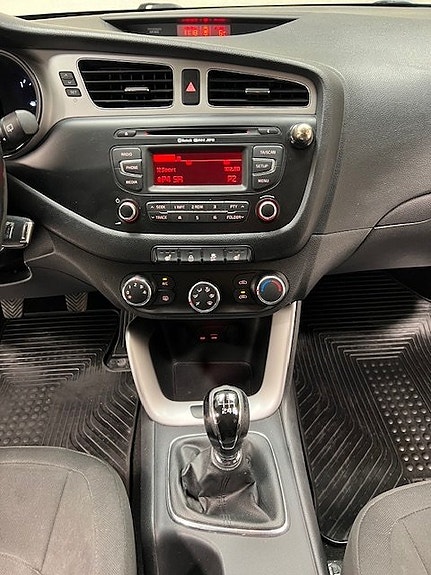 Kia Ceed 10 of 19