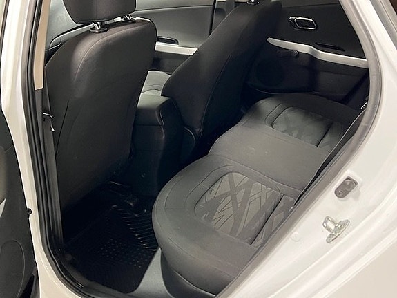 Kia Ceed 16 of 19