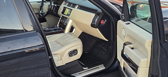 Land Rover Range Rover 25 of 27