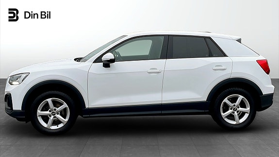 Audi Q2 2 of 5
