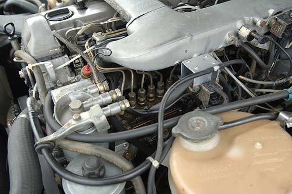 Mercedes-Benz 350 SLC 12 of 12