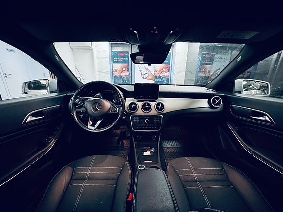 Mercedes-Benz CLA200 11 of 22