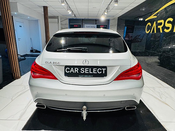 Mercedes-Benz CLA200 4 of 5