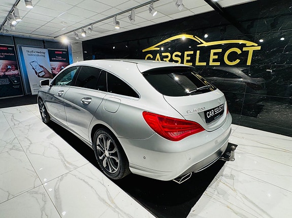 Mercedes-Benz CLA200 3 of 5