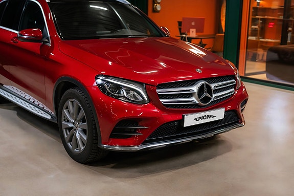 Mercedes-Benz GLC220 d 2 of 5