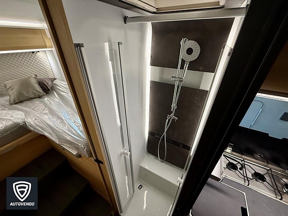 Adria Matrix Plus 670 SL 12 of 18