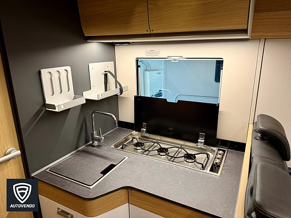 Adria Matrix Plus 670 SL 11 of 18