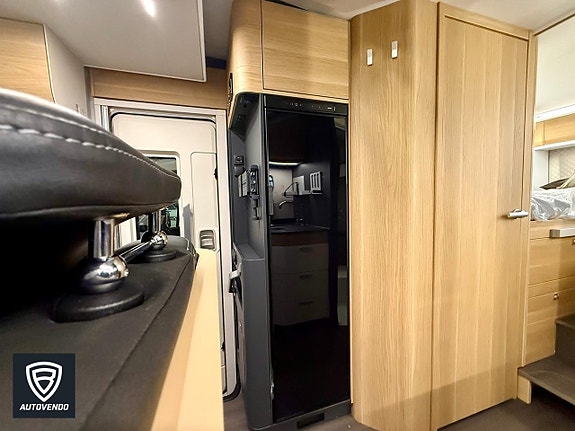 Adria Matrix Plus 670 SL 9 of 18