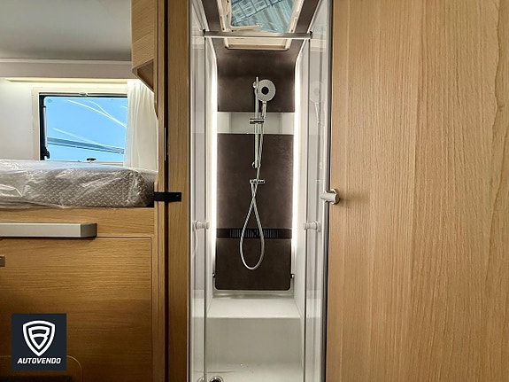 Adria Matrix Plus 670 SL 14 of 18