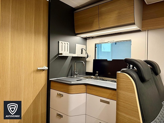 Adria Matrix Plus 670 SL 10 of 18