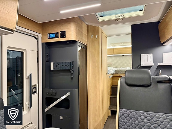 Adria Matrix Plus 670 SL 8 of 18