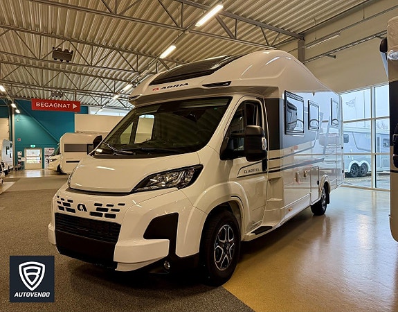 Adria Matrix Plus 670 SL 16 of 18