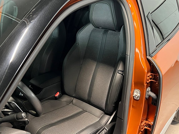 Peugeot 2008 10 of 18
