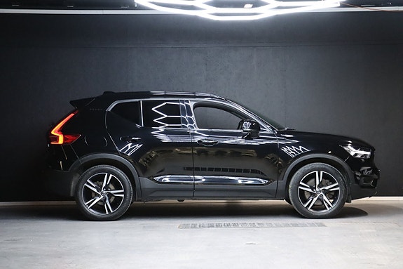 Volvo XC40 8 of 30