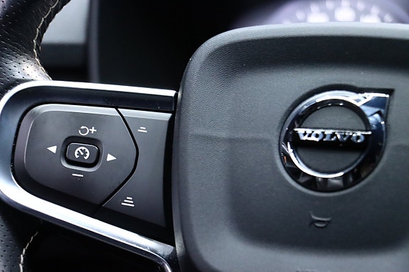 Volvo XC40 23 of 30