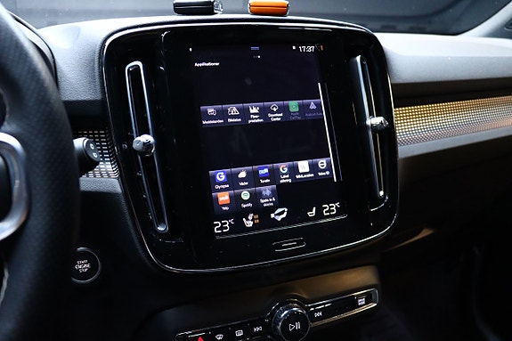 Volvo XC40 30 of 30