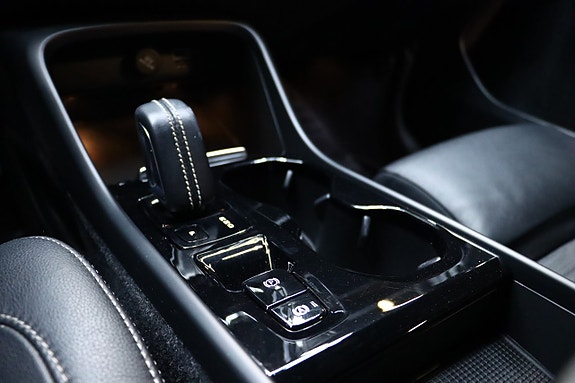 Volvo XC40 27 of 30