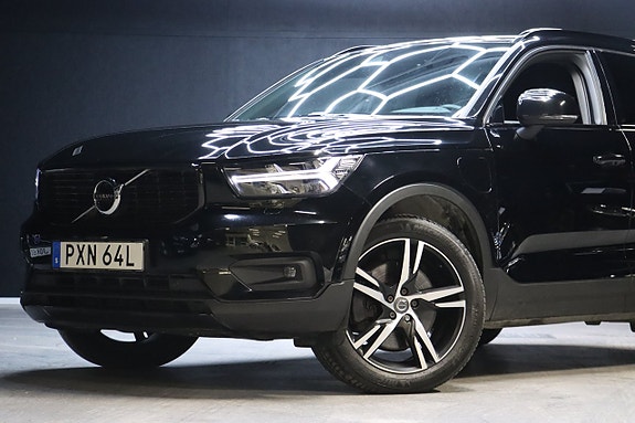Volvo XC40 4 of 5