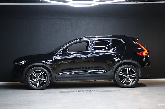 Volvo XC40 6 of 30