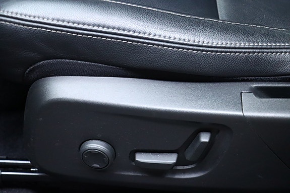 Volvo XC40 13 of 30