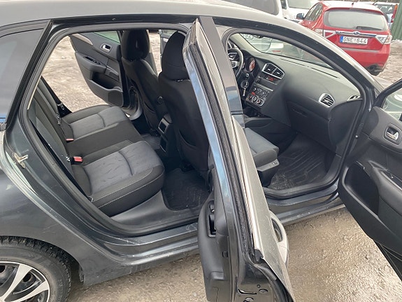 Citroen C4 6 of 9