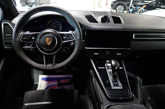 Porsche Cayenne GTS 7 of 10