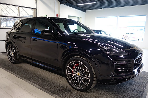 Porsche Cayenne GTS 2 of 5
