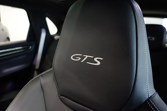 Porsche Cayenne GTS 9 of 10