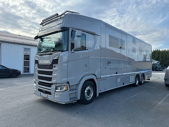 Scania STX S500 hästlastbil med all utr 4,795.000+moms