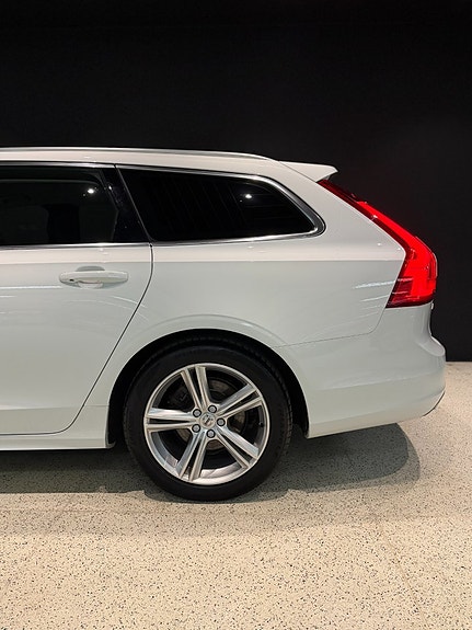 Volvo V90 4 of 5