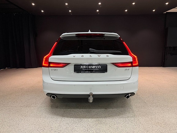 Volvo V90 8 of 18