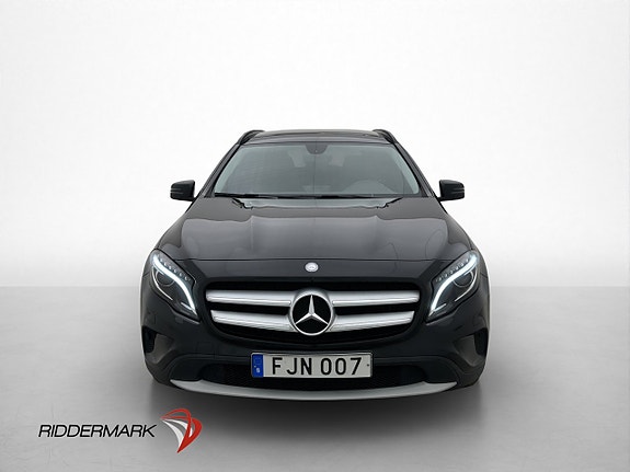 Mercedes-Benz GLA220 2 of 5