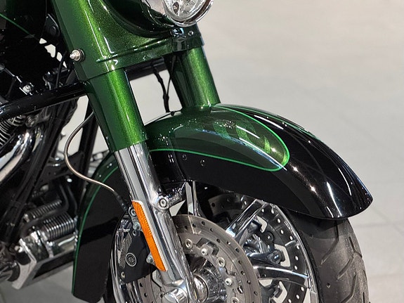 Harley-Davidson Road King CVO 110 Cui Screamin' Eagle V&H Sv-Såld *SE UTR* 16 of 27