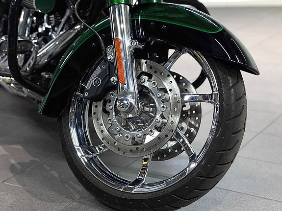Harley-Davidson Road King CVO 110 Cui Screamin' Eagle V&H Sv-Såld *SE UTR* 26 of 27