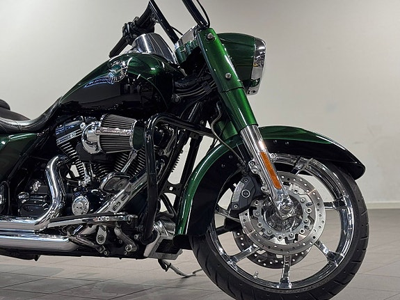 Harley-Davidson Road King CVO 110 Cui Screamin' Eagle V&H Sv-Såld *SE UTR* 18 of 27